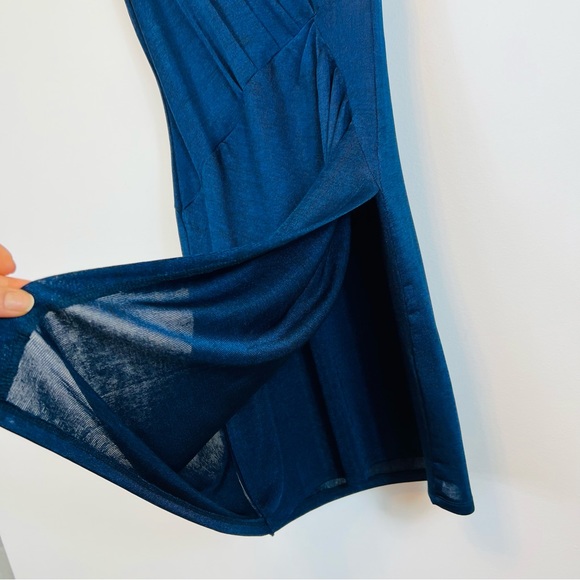 Jaune Rouge Sleeveless V-neck Asymmetrical Faux Wrap Dress - Picture 4 of 9